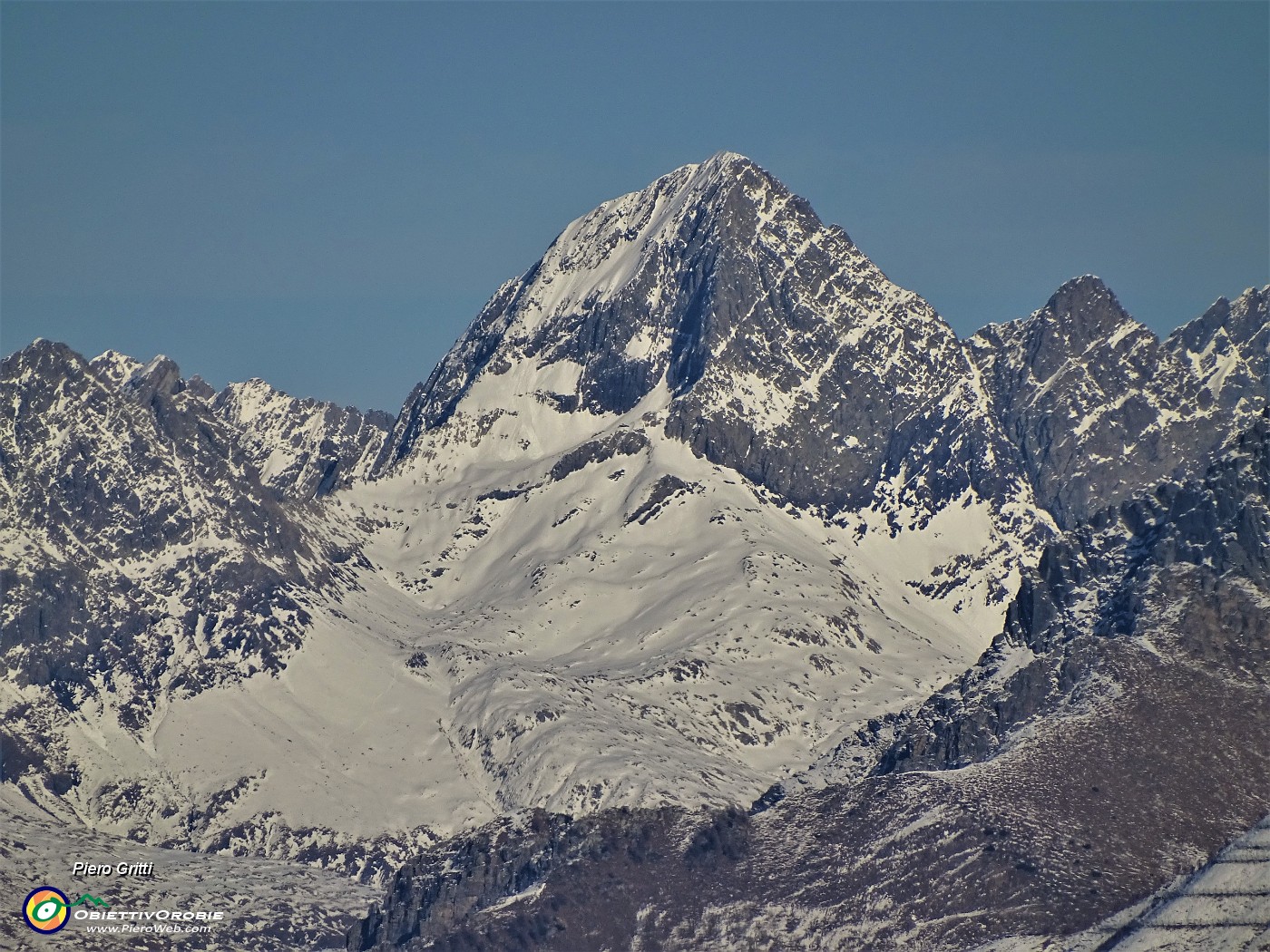 76 Zoom verso il Pizzo del diavolo.JPG